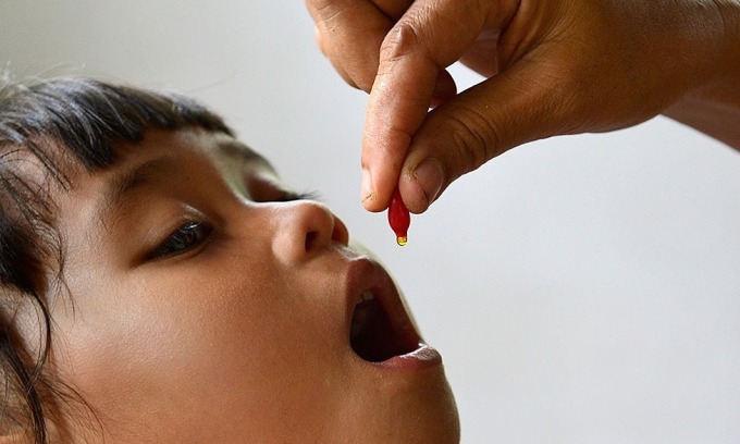 Hơn 6 triệu trẻ em uống vitamin A phòng mù lòa
